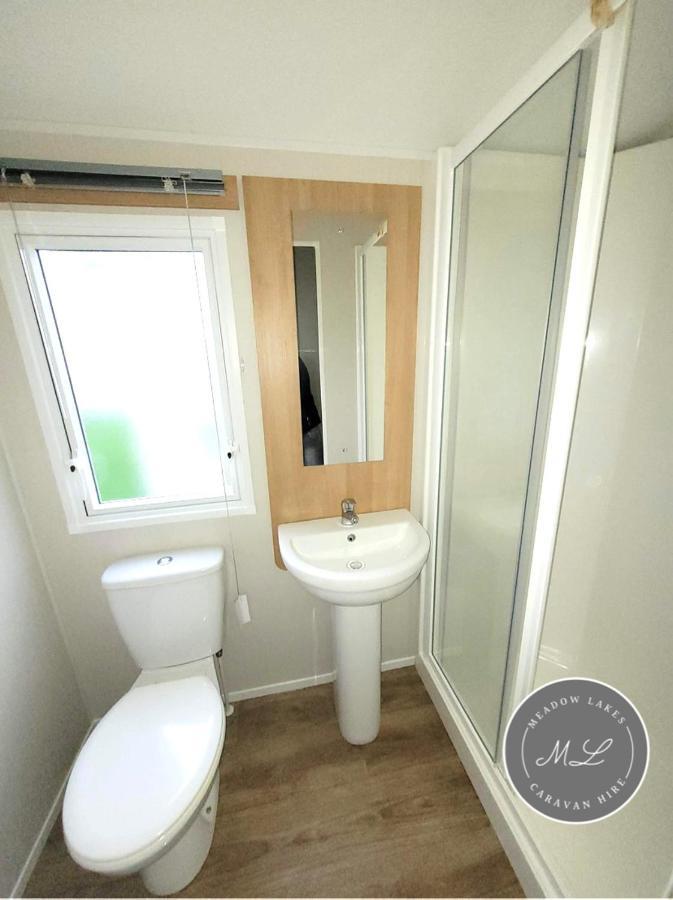 Palm Grove 181- Golden Palm - Pet Friendly, Wifi, Central Heating, Bed Linen - Meadow Lakes Caravan & Lodge Hire Chapel Saint Leonards Exterior foto