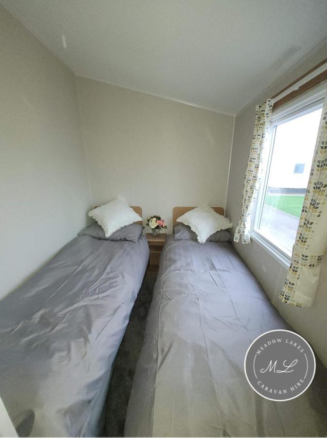 Palm Grove 181- Golden Palm - Pet Friendly, Wifi, Central Heating, Bed Linen - Meadow Lakes Caravan & Lodge Hire Chapel Saint Leonards Exterior foto
